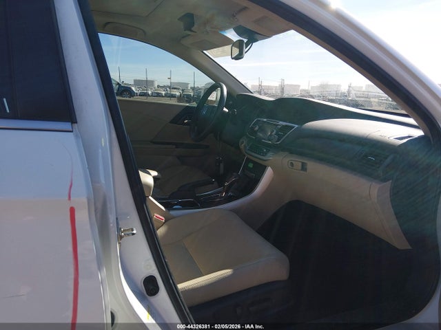 2015 Honda Accord Ex-l მანქანა იყიდება აუქციონზე, vin: 1HGCR2F87FA221739, აუქციონის ნომერი: 44326381