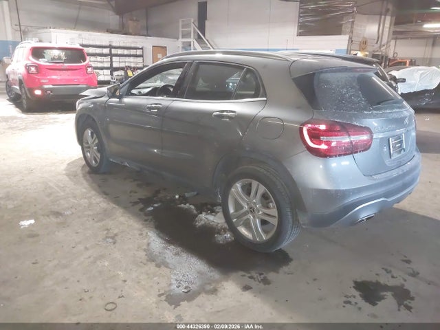 2019 MERCEDES-BENZ GLA 250 WDCTG4GB6KJ640972 Photo 2