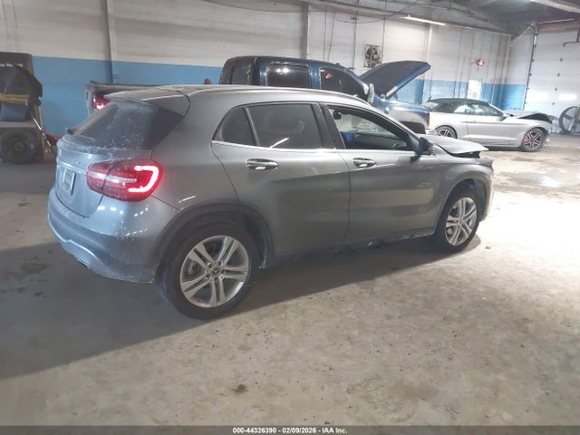 2019 MERCEDES-BENZ GLA 250 WDCTG4GB6KJ640972 Photo 3