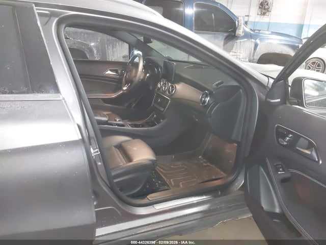 2019 MERCEDES-BENZ GLA 250 WDCTG4GB6KJ640972 Photo 4