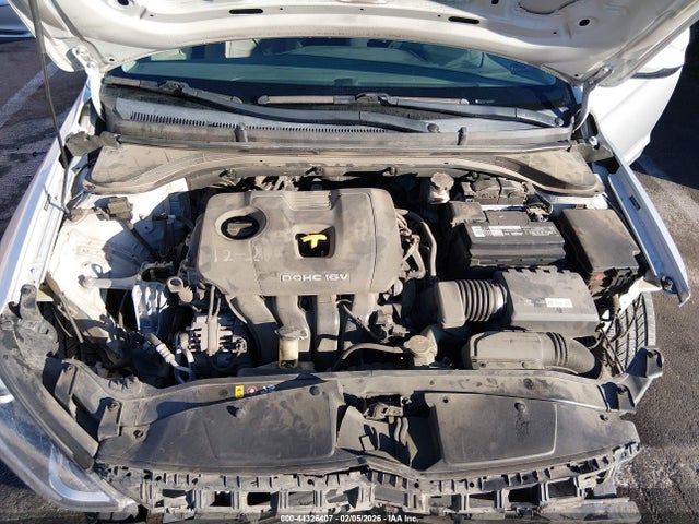 Hyundai ELANTRA SE 2017 5NPD74LF2HH093204 Image 10