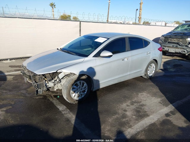 Hyundai ELANTRA SE 2017 5NPD74LF2HH093204 Image 2