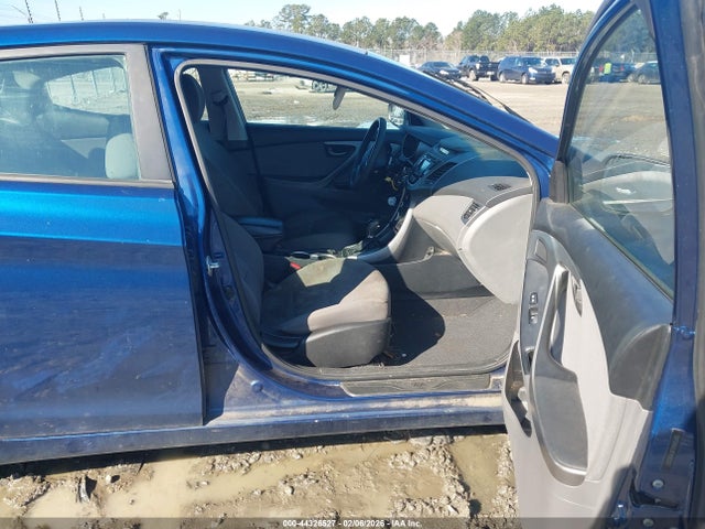 5NPDH4AE8FH593517 Hyundai ELANTRA SE