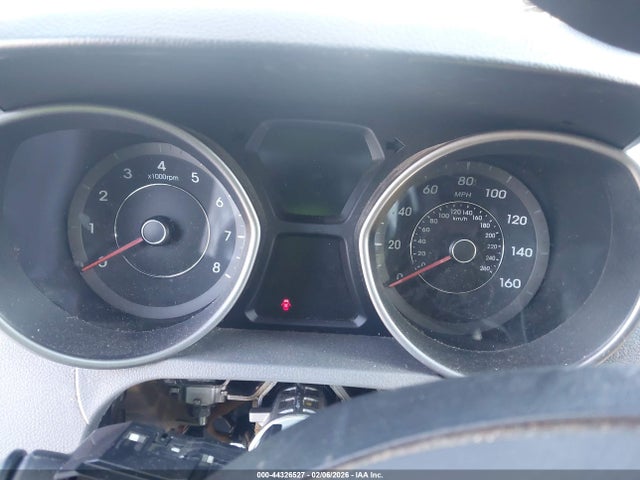 5NPDH4AE8FH593517 Hyundai ELANTRA SE