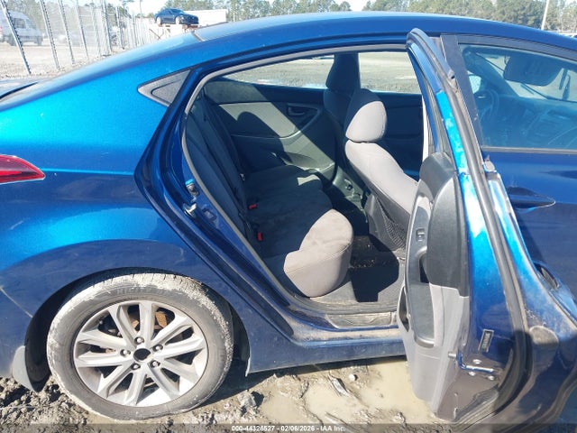 5NPDH4AE8FH593517 Hyundai ELANTRA SE