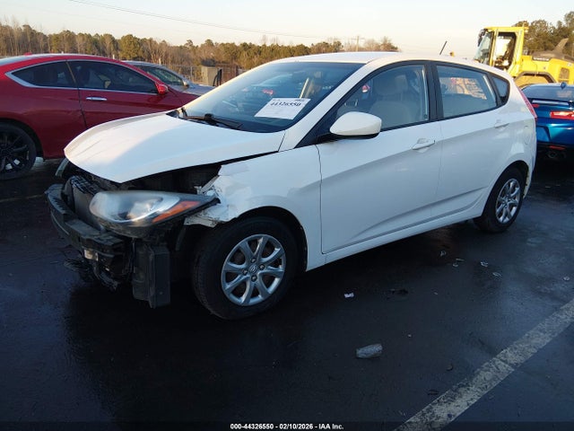 44326550 :رقم المزاد ، KMHCT5AE5DU138185 vin ، 2013 Hyundai Accent Gs مزاد بيع
