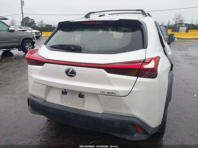 44326558 :رقم المزاد ، JTHX3JBH6N2056212 vin ، 2022 Lexus Ux 200 مزاد بيع