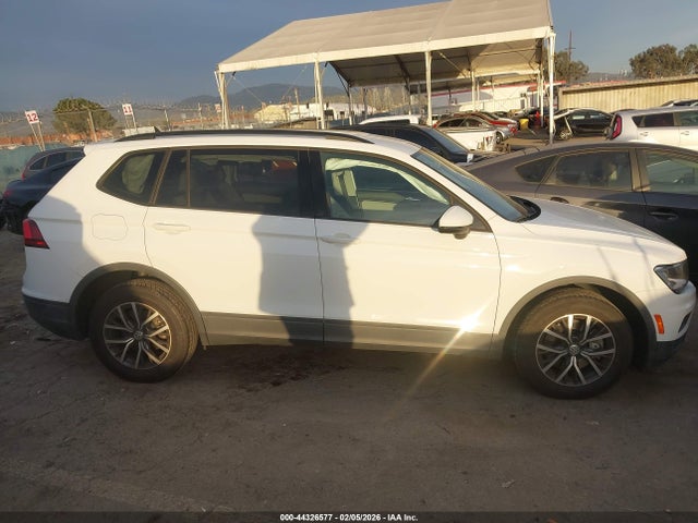 Продажа на аукционе авто 2021 Volkswagen Tiguan 2.0t S, vin: 3VV1B7AX7MM054757, номер лота: 44326577