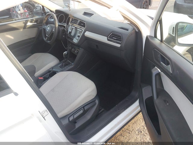 Продажа на аукционе авто 2021 Volkswagen Tiguan 2.0t S, vin: 3VV1B7AX7MM054757, номер лота: 44326577