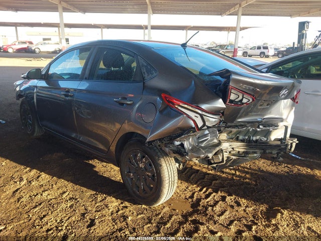 Hyundai ACCENT SE 2018 3KPC24A38JE023106 Image 3