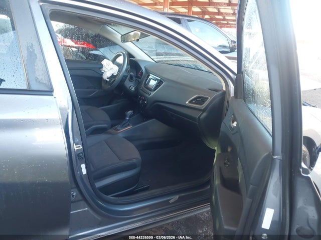 Hyundai ACCENT SE 2018 3KPC24A38JE023106 Image 5
