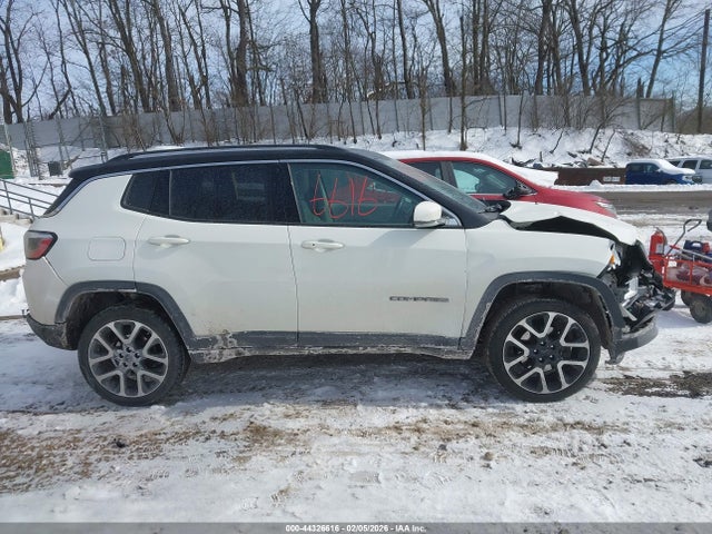 44326616 :رقم المزاد ، 3C4NJDCB0HT666684 vin ، 2017 Jeep New Compass Limited 4x4 مزاد بيع