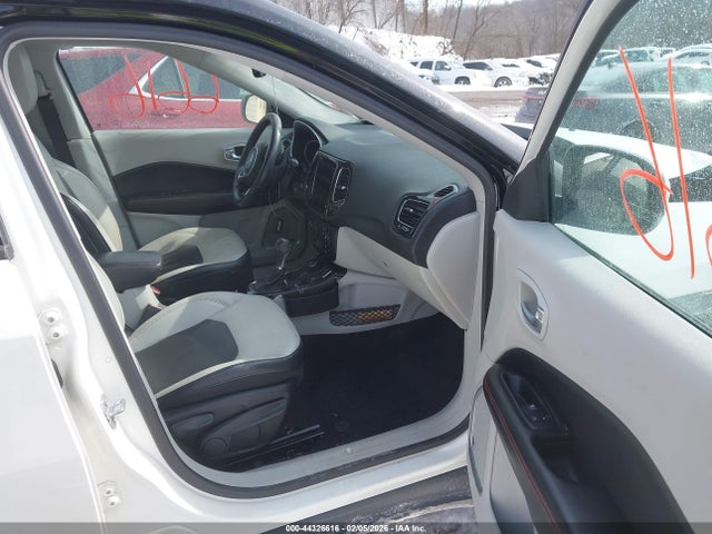 2017 JEEP NEW COMPASS 3C4NJDCB0HT666684 Photo 4