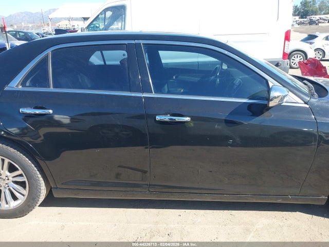 Chrysler 300C 2015 2C3CCAEG7FH779924 Image 13
