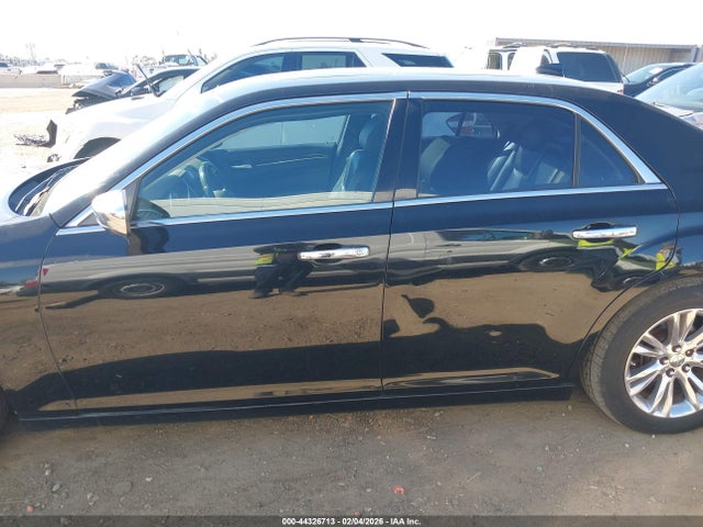 Chrysler 300C 2015 2C3CCAEG7FH779924 Image 14