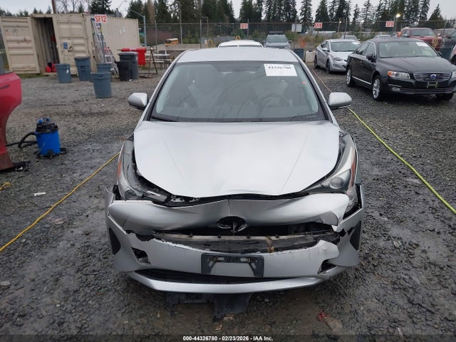 Toyota Prius Two 2016 JTDKBRFUXG3018550 Image 12