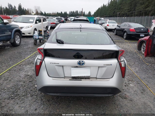 Toyota Prius Two 2016 JTDKBRFUXG3018550 Image 16