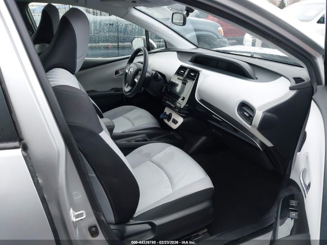 Toyota Prius Two 2016 JTDKBRFUXG3018550 Image 17