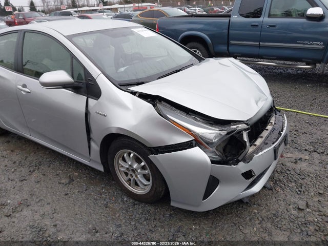 Toyota Prius Two 2016 JTDKBRFUXG3018550 Image 6