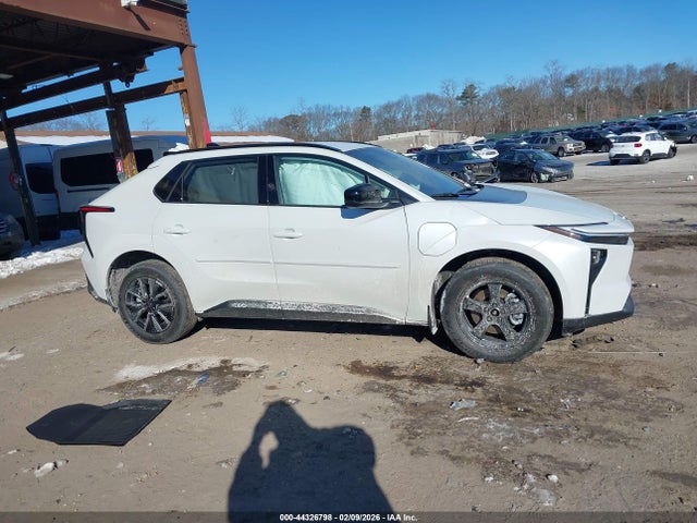 Toyota Bz Xle 2026 JTMBDAFB3TJ013853 Image 13