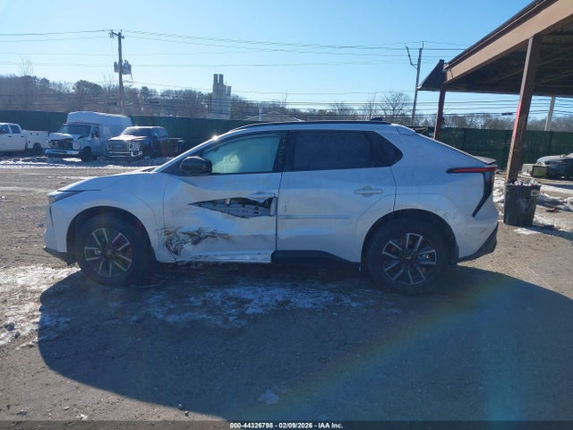 Toyota Bz Xle 2026 JTMBDAFB3TJ013853 Image 14