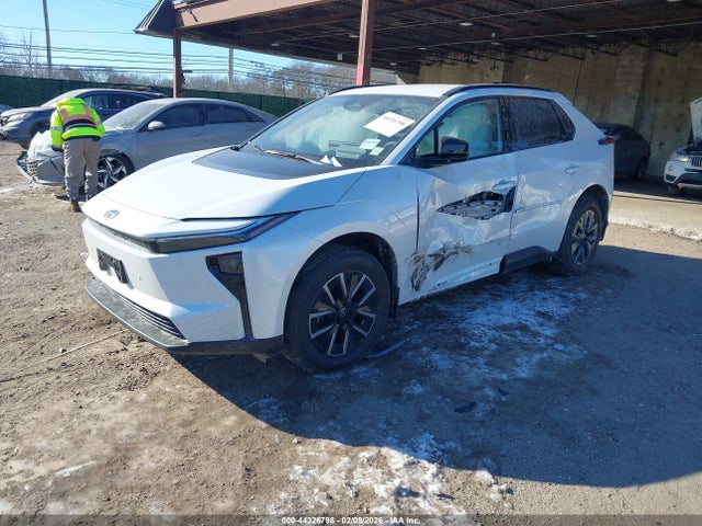 Toyota Bz Xle 2026 JTMBDAFB3TJ013853 Image 2