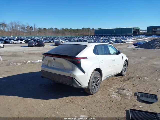 Toyota Bz Xle 2026 JTMBDAFB3TJ013853 Image 4