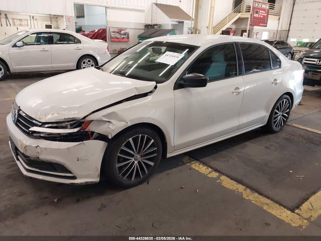 3VWD17AJ3GM294688 Volkswagen Jetta 1.8t Sport