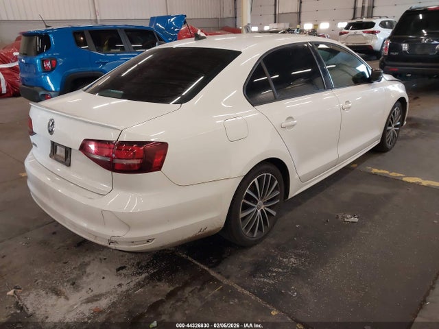 3VWD17AJ3GM294688 Volkswagen Jetta 1.8t Sport
