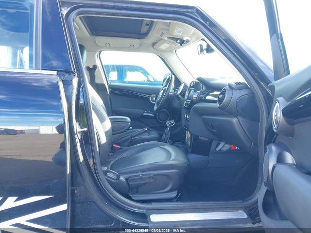 2019 MINI HARDTOP WMWXU1C57K2J03145 Photo 4