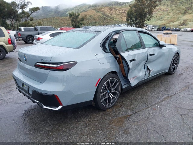 2023 BMW 740 WBA23EH05PCM73559 Photo 3