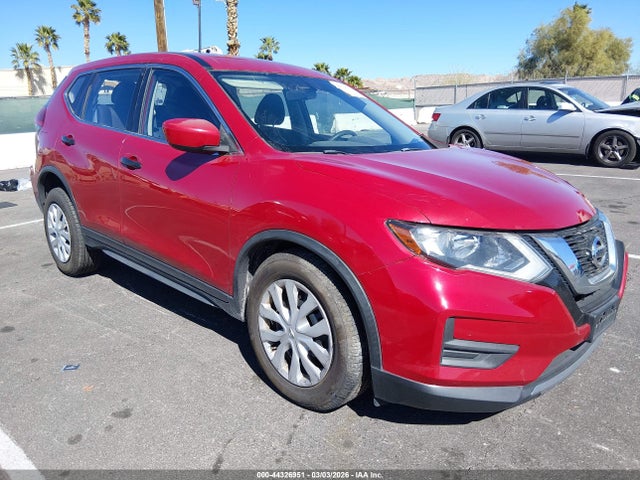 2017 Nissan Rogue S მანქანა იყიდება აუქციონზე, vin: JN8AT2MTXHW392008, აუქციონის ნომერი: 44326951