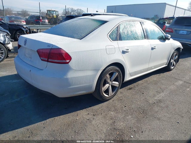 Продаж на аукціоні авто 2014 Volkswagen Passat 2.5l Se, vin: 1VWBP7A36EC002053, номер лоту: 44327025