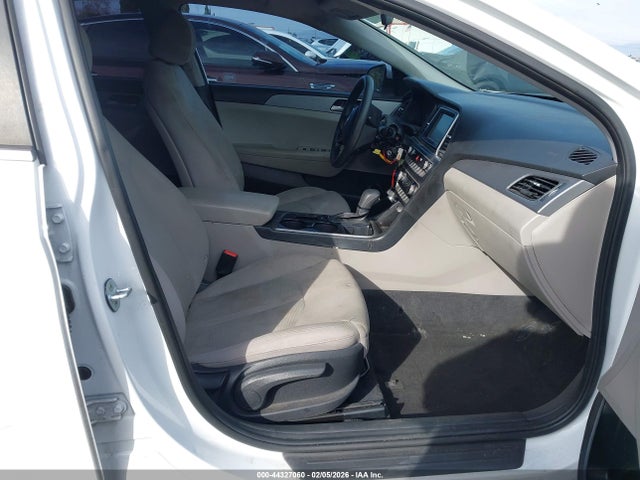 Hyundai SONATA SE 2019 5NPE24AF1KH740835 Image 5