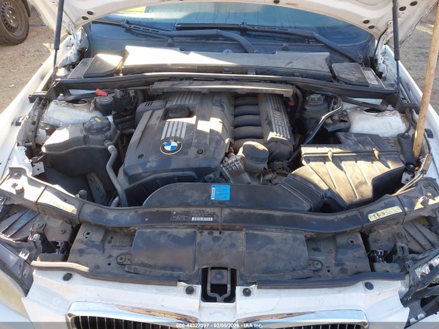 Продажа на аукционе авто 2009 Bmw 328i, vin: WBAWL13549PX25584, номер лота: 44327097