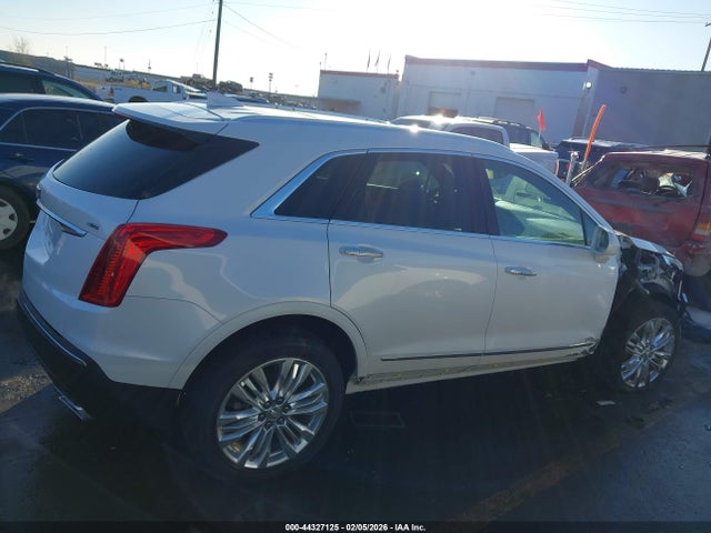 1GYKNFRS3KZ276733 Cadillac Xt5 Premium Luxury