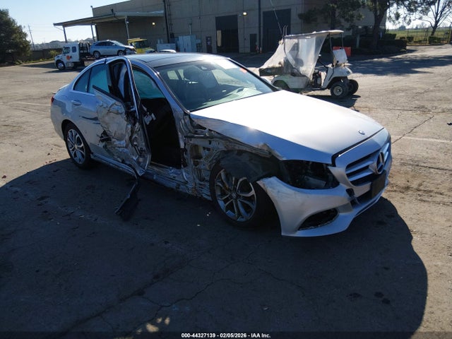 2016 MERCEDES-BENZ C 300 55SWF4KB8GU134103