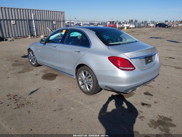 2016 MERCEDES-BENZ C 300 55SWF4KB8GU134103 Photo 2
