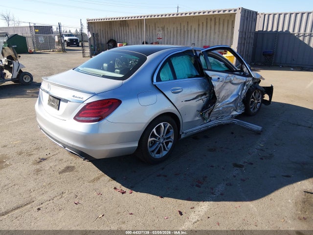 2016 MERCEDES-BENZ C 300 55SWF4KB8GU134103 Photo 3