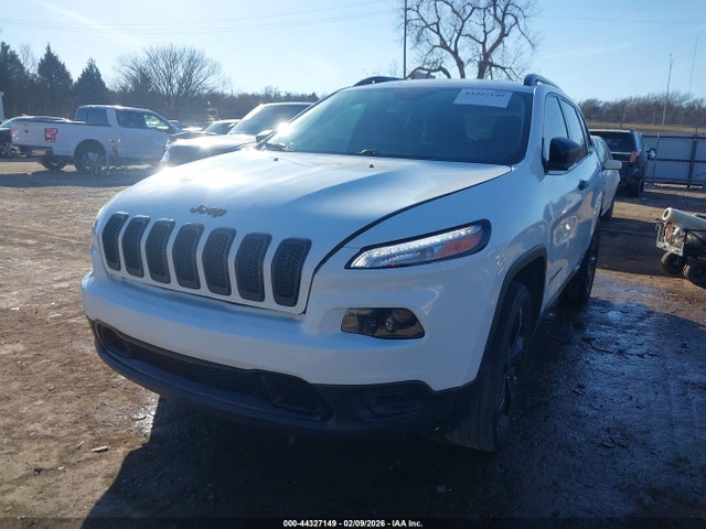 2017 Jeep Cherokee Altitude 4x4 მანქანა იყიდება აუქციონზე, vin: 1C4PJMAB8HW664803, აუქციონის ნომერი: 44327149