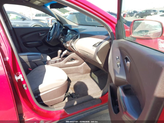 KM8JT3AF9FU100109 Hyundai TUCSON GLS
