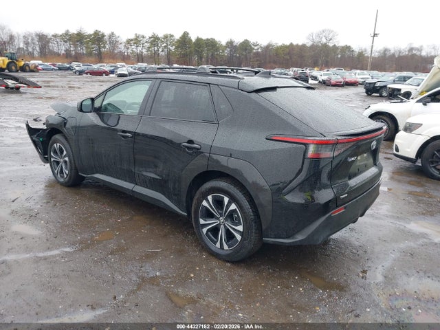 Toyota BZ4X XLE 2025 JTMAAAAAXSA068642 Image 3