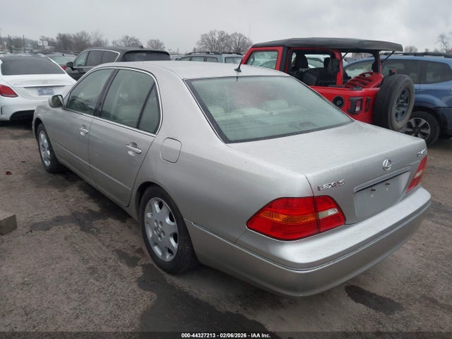 2003 LEXUS LS 430 JTHBN30F130110154 Photo 2