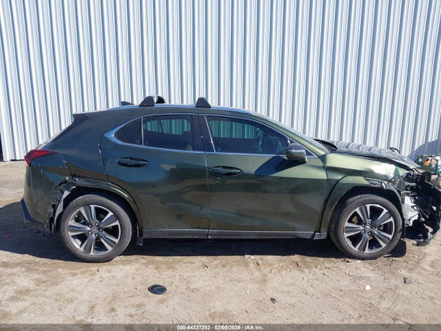 44327282 :رقم المزاد ، JTHP9JBH3R2077832 vin ، 2024 Lexus Ux 250h Premium مزاد بيع