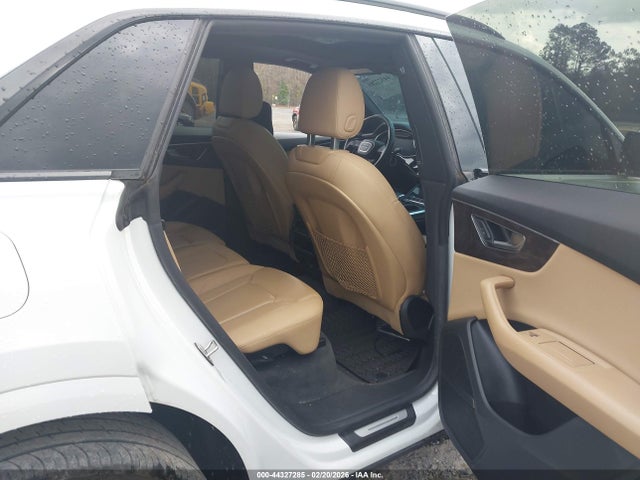 2020 Audi Q8 Premium Plus 55 Tfsi Quattro Tiptronic მანქანა იყიდება აუქციონზე, vin: WA1EVBF13LD016459, აუქციონის ნომერი: 44327285