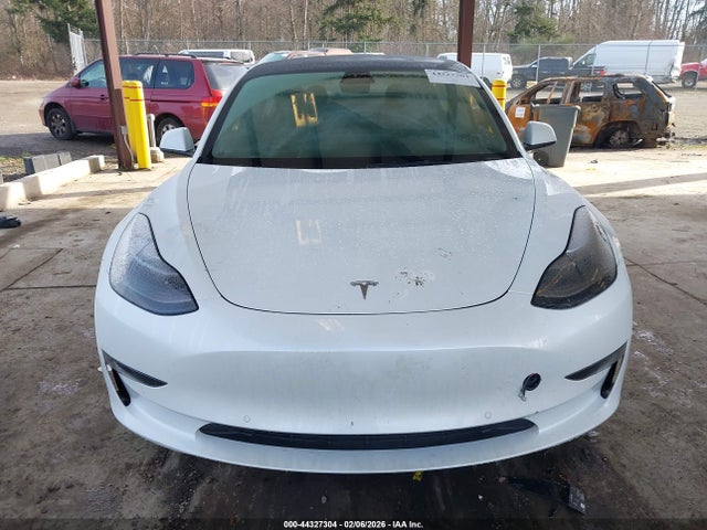 Продажа на аукционе авто 2022 Tesla Model 3 Rear-wheel Drive, vin: 5YJ3E1EA4NF155990, номер лота: 44327304