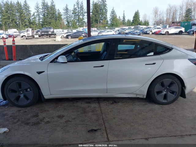 Продажа на аукционе авто 2022 Tesla Model 3 Rear-wheel Drive, vin: 5YJ3E1EA4NF155990, номер лота: 44327304