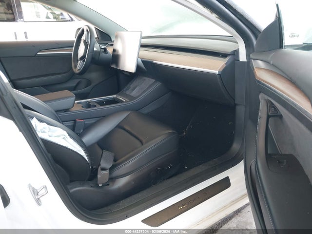 Продажа на аукционе авто 2022 Tesla Model 3 Rear-wheel Drive, vin: 5YJ3E1EA4NF155990, номер лота: 44327304