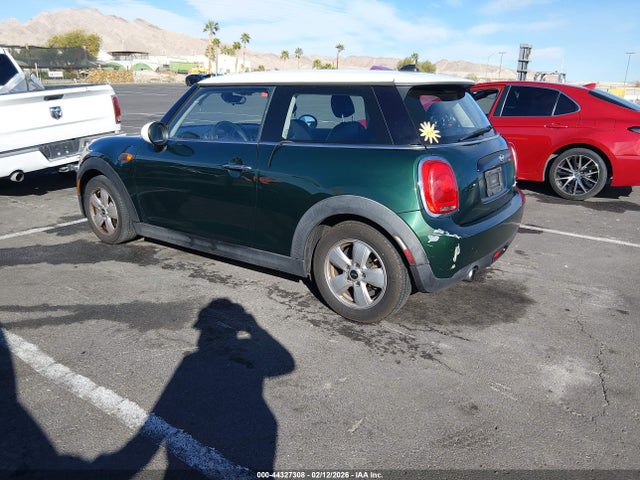 2016 MINI HARDTOP WMWXP5C54G3B76850 Photo 2