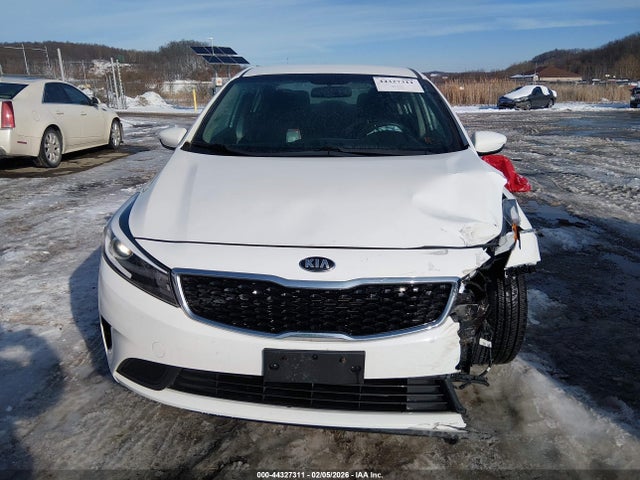 2018 Kia Forte Lx მანქანა იყიდება აუქციონზე, vin: 3KPFK4A72JE282397, აუქციონის ნომერი: 44327311